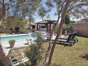 Villa moderne et modulable de 136 m2 ( + 80 m2 de dépendances ) aux portes de Nimes et Mon