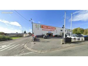 Local commercial 2 500 m²