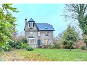 Propriété 10 pièces 244 m²