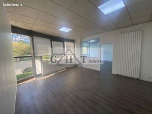 Bureaux 186 m²