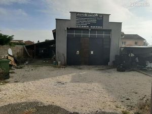 Boutique 80 m² VEAUCHE