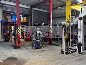 Local bureaux 320 m²