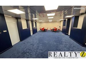 Local commercial 830 m²