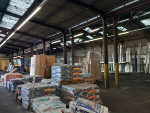 Entrepôt à louer 157 m2 (30 mn de Mantes la J.)