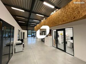 Local d'activité 245 m²