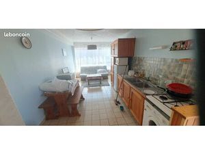 Appartement 33m2 ds cour d'une propriété de 7 appartements