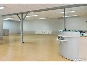 Local commercial 182 m²