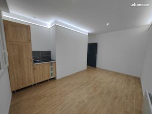 Bureau dans cabinet pluridisciplinaire