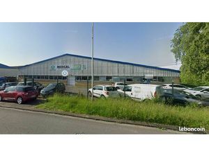 Local industriel 1 500 m²