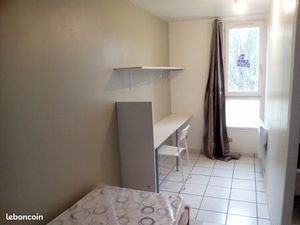 Studio meublé 5 min Gare Cergy St Christophe