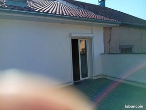 Vend maison et ancien local commercial