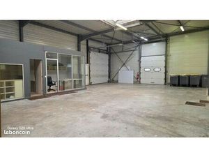 Atelier 555 m² DOMONT