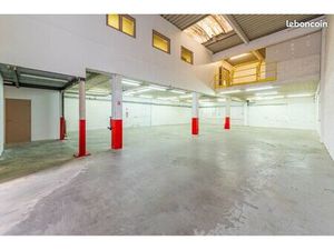 Local 285 m² BAILLET EN FRANCE