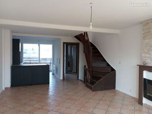 Ancienne maison proche de la plage avec vue / mer