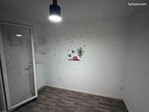 F3 2019 avec balcon semi meublé