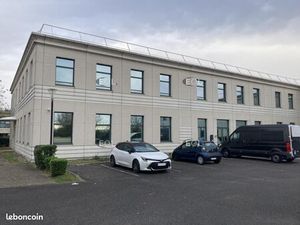 Local bureaux 721 m²