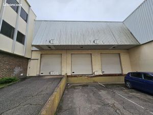 Local bureaux 965 m²