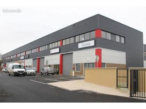 Local industriel 245 m²