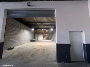 À louer – Entrepôt 150 m² + mezzanine 50 m² à Roubaix – Zone industrielle