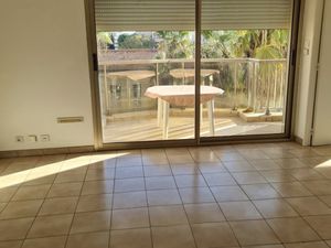 Très joli 2 pièces de 48 m2 lumineux en centre ville de Hyèr