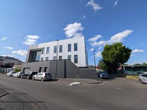 LOCATION BUREAUX 800 M² DIVISIBLES - RER C / A15 - SAINT-GRATIEN