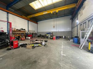 Locaux d'activité à vendre à MARINES 95640