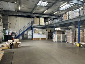 A VENDRE - LOCAL - STOCKAGE - 2500 M2 - MONTOIR DE BRETAGNE