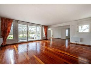 Appartement de 4 pièces de 111 m² situé à Cergy