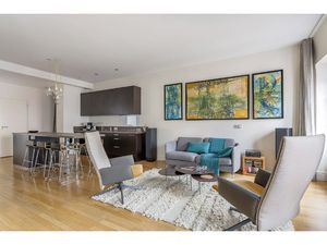 Appartement bourgeois en dernier étage