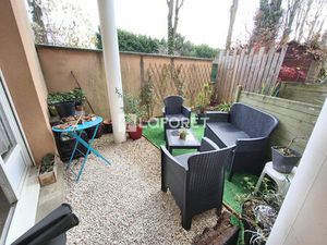 APPARTEMENT RECENT PLAISIR - 2 pièce(s) - 45 m2