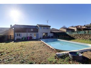 Maison de charme avec piscine et dépendances sur terrain arb