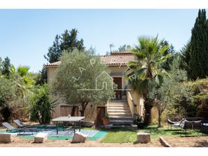 Haut de villa avec 3 appartements à Grasse Quartier Saint-Ma