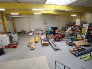 A LOUER - STOCKAGE - BUREAUX - 400 M2 - MONTOIR DE BRETAGNE - ATELIER - AIRBUS - 800 m2