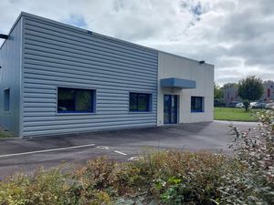 A LOUER LOCATION BUREAUX IMMEUBLE INDEPENDANT TREILLIERES RAGON