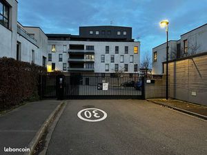 Place parking sécurisée