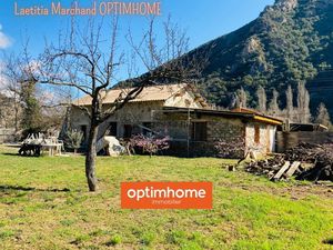 Maison familiale avec grand terrain