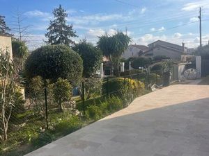 F2 / entrée et grand jardin privé/ idéal personne maniaque