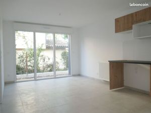 Toulouse  T2 en bon état de 40 m² avec terrasse et 2 places de parking