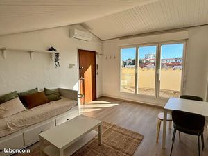 Studio meublé  avec terrasse  proche université