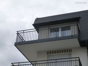 Sequedin - Appartement T3 de 64 28 m² avec balcon de 9 87 m² et 2 places de parking extéri