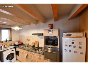 Location à l'année maison de village T3 + bureau meublée et climatisée