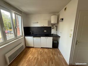 Studio meublé. Gare/ Université