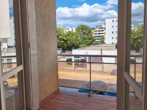 Refait à neuf F2 avec 2 balcons dans une résidence calme