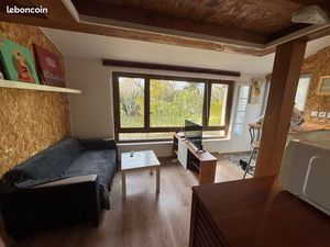 Studio indépendant dans maisonnette