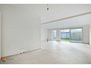 Ruim gelijkvloers app. met 3 slpkrs en tuin