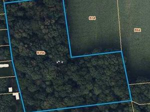 Ruim perceel grond van ca. 1 hectare in woonuitbreidingsgebi