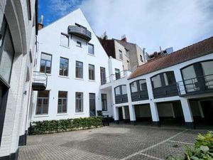 Magnifique bureau dans immeuble de caractère