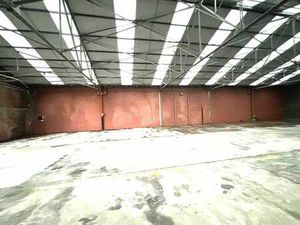 ENTREPOT DE 450 M² A LOUER