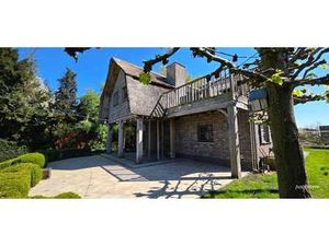 Exclusieve Woning met Zwemvijver en Sauna in Schoonaarde ...