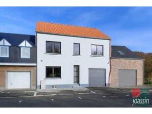 Superbe maison rénovée avec jardin et garage en plein centre